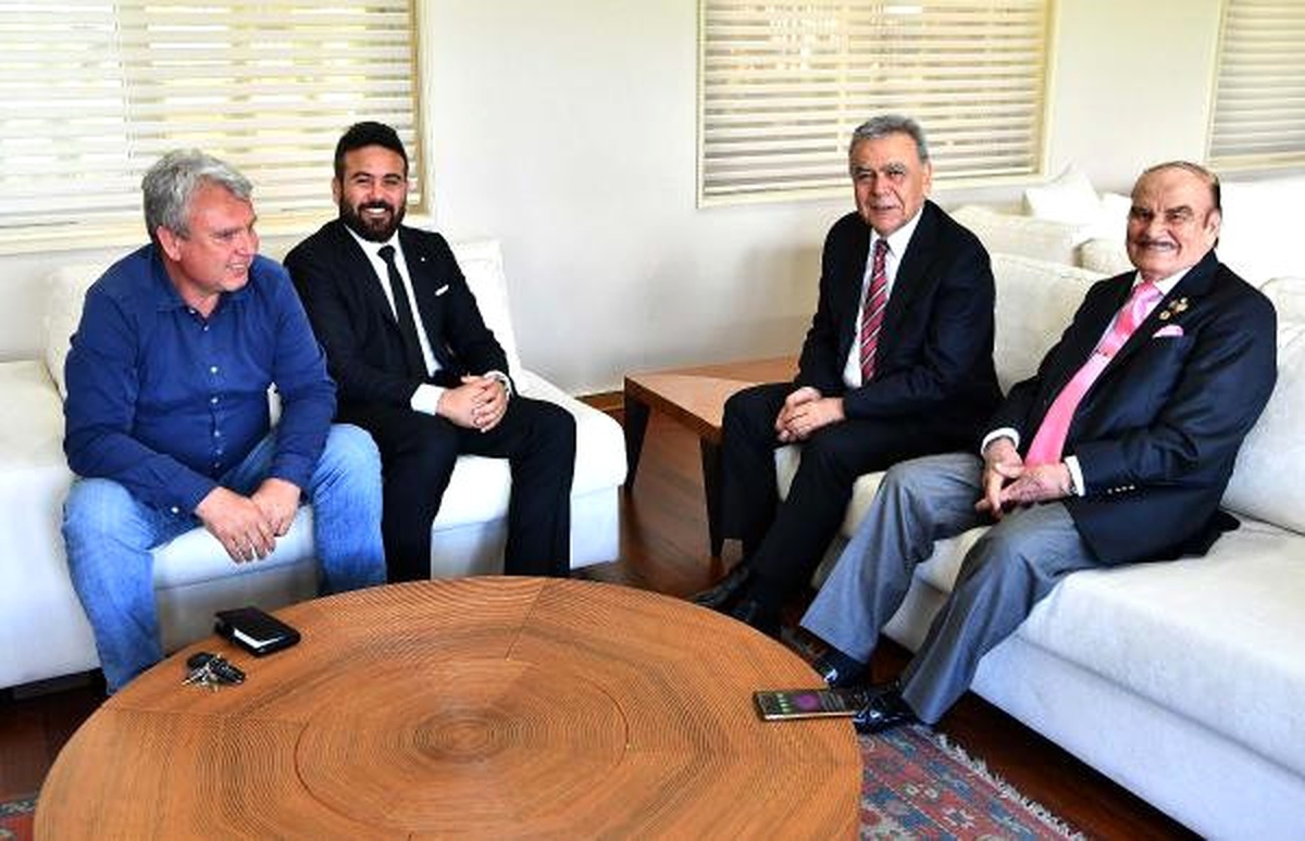 İzmir Büyükşehir Belediyesi\'nden Altay\'a 33 Otobüs