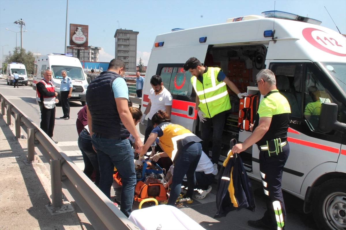 Kocaeli\'de Trafik Kazası: 5 Yaralı