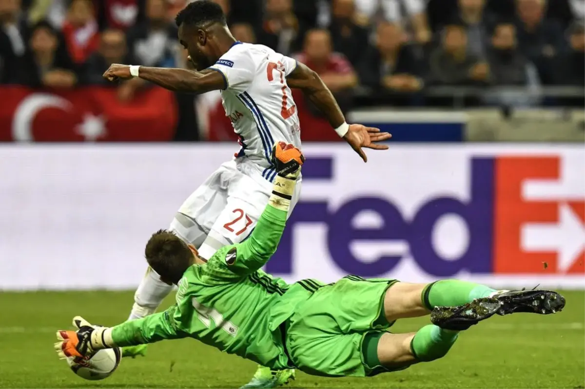 Lyon\'dan 2 Dakikada 2 Gol: Lyon 2 - 1 Beşiktaş