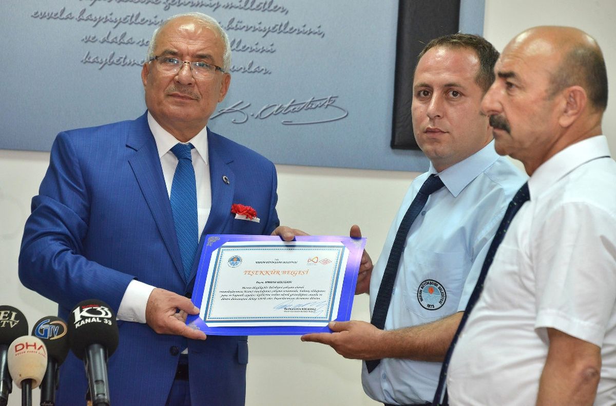 Para Dolu Çantayı Teslim Eden Şoföre Ödül
