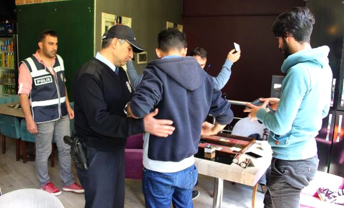 Polisten \'Güvenli Okul, Güvenli Eğitim\' Denetimi