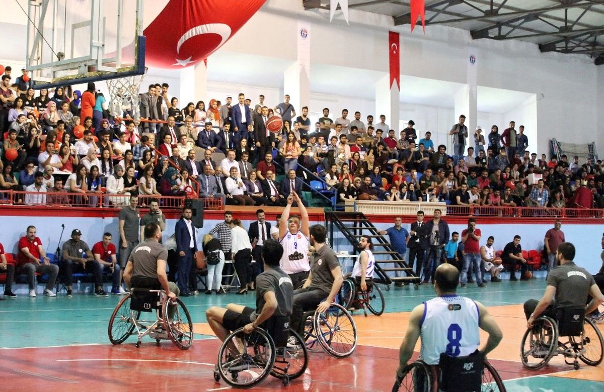 Potada Engel Yok\' Temalı Gösteri Maçı İlgiyle İzlendi