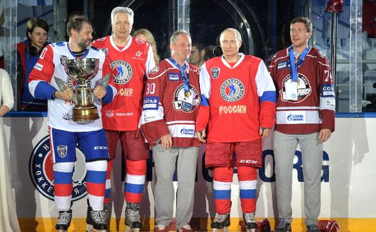 Putin, Buz Üzerinde Bir Kez Daha Performansını Gösterdi