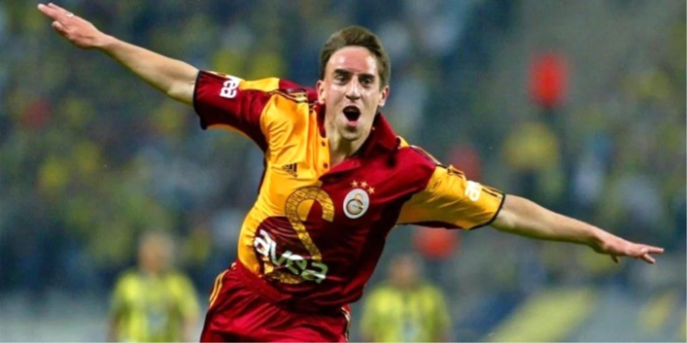 Eski Cimbomlu Ribery, Fenerbahçe\'yi 5-1 Yenerek Aldıkları Kupayı Paylaştı