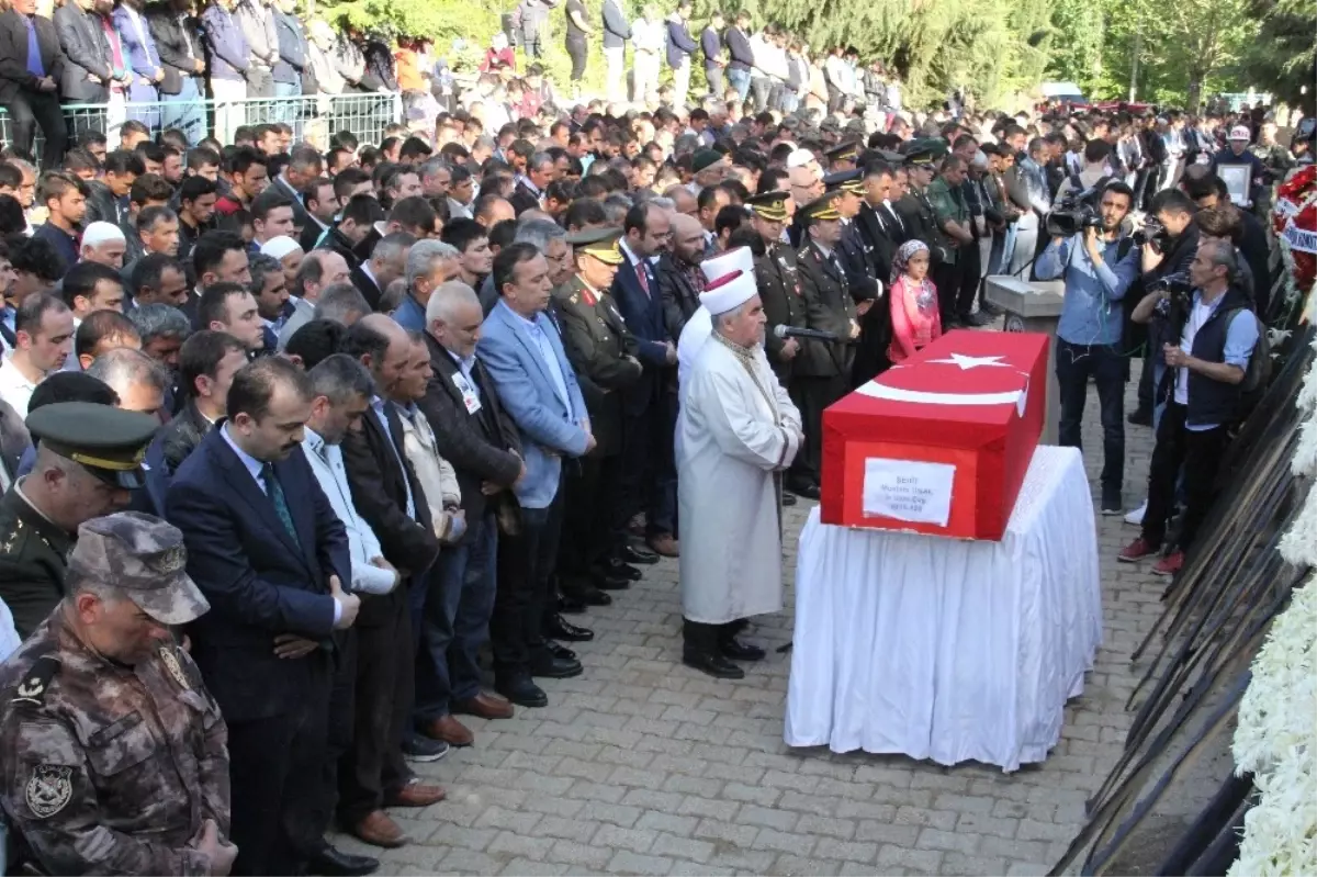 Şehit Uzman Çavuş Son Yolculuğuna Uğurlandı