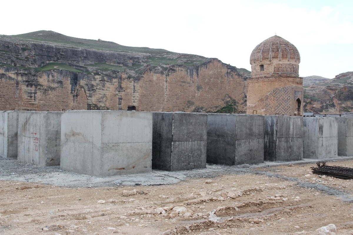 Tarihi Zeynel Bey Türbesi\'nin Taşınma Süreci Başladı