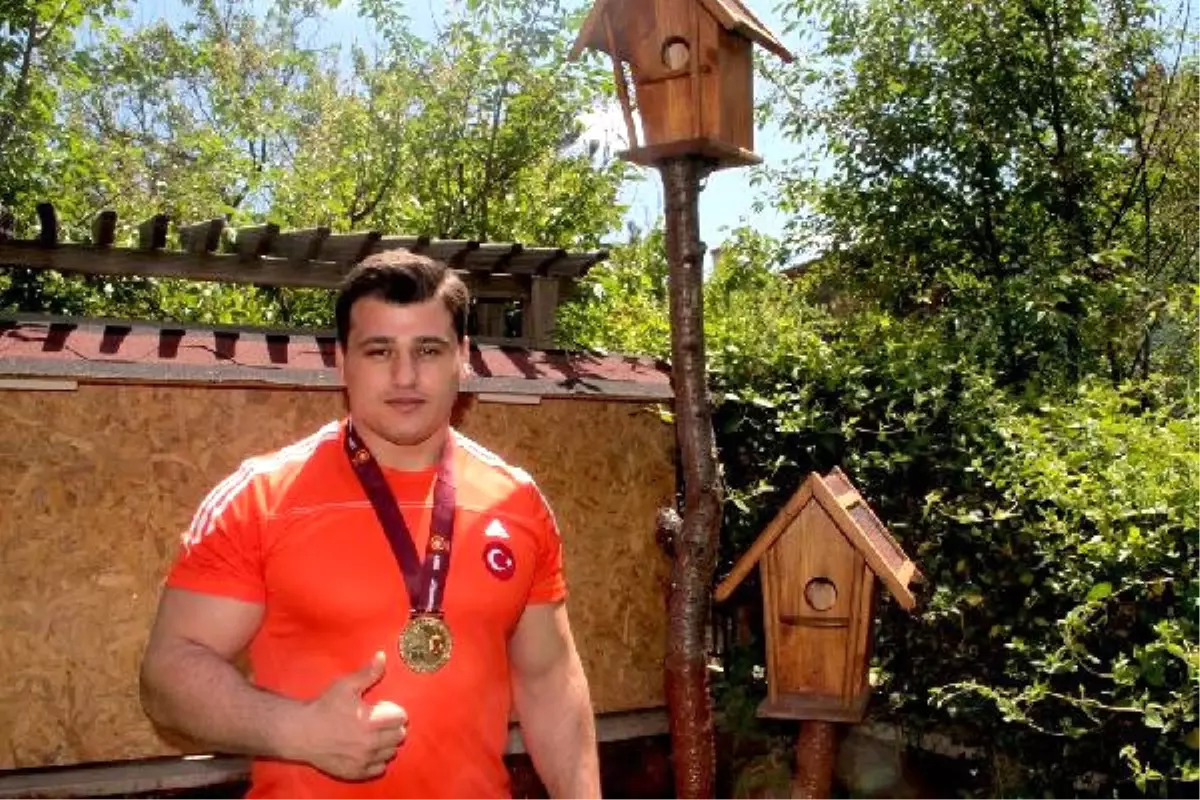 2- Milli Güreşçi Kayaalp: "2020\'ye Kadar Benim İçin Seferberlik Olacak"