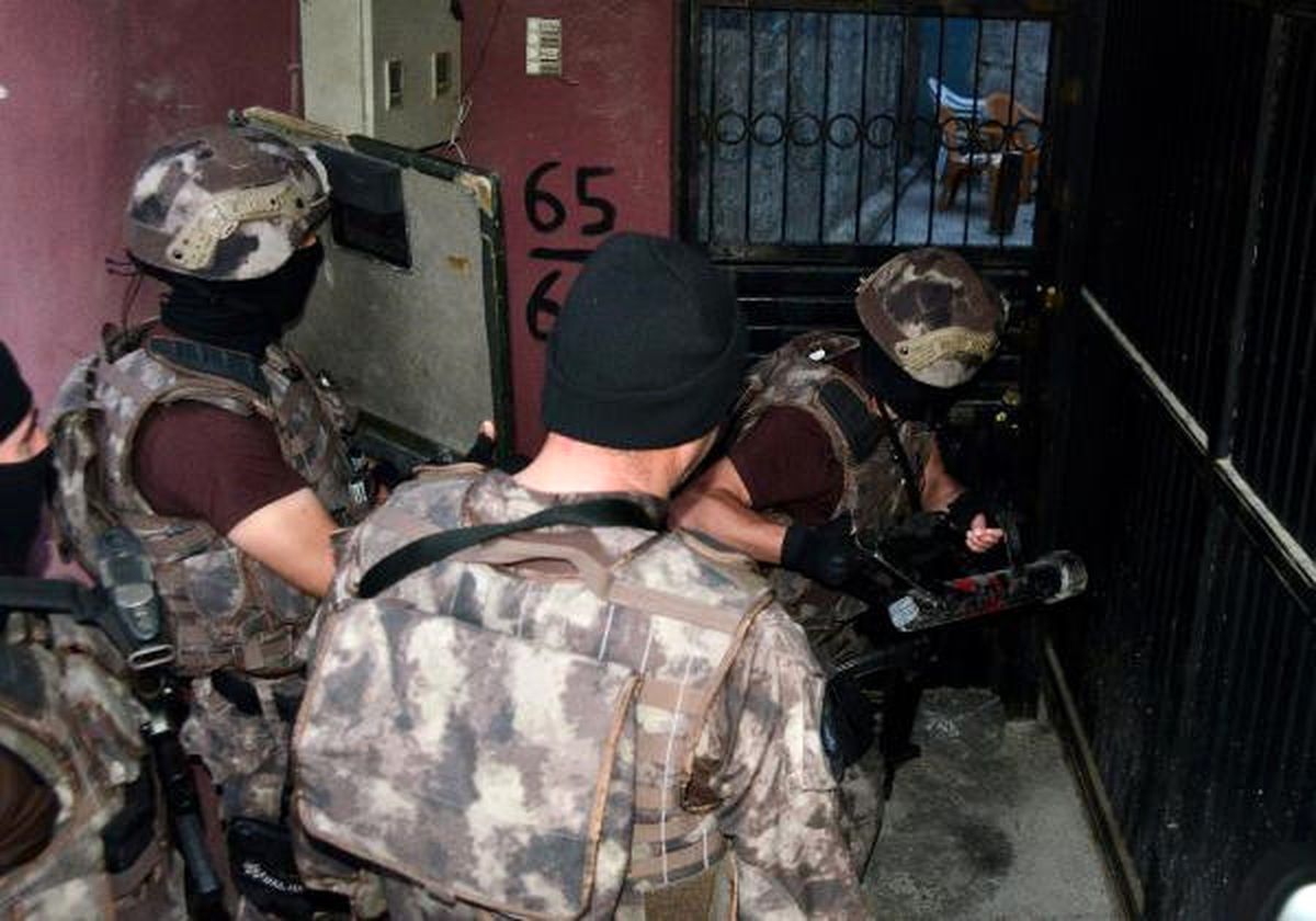 Adana ve Samsun Merkezli 13 İlde Fuhuş Operasyonu: 53 Gözaltı