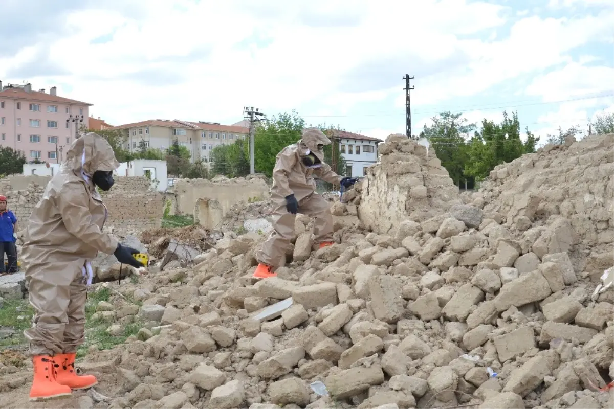 Afad\'dan Gerçeğini Aratmayan Deprem Tatbikatı