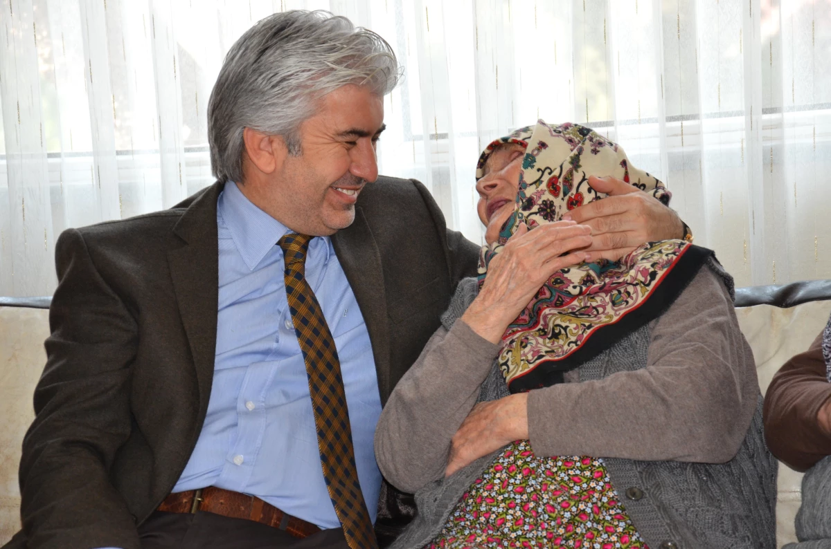 Akhisar Belediye Başkanı Salih Hızlı, Anneler Gününü Kutladı