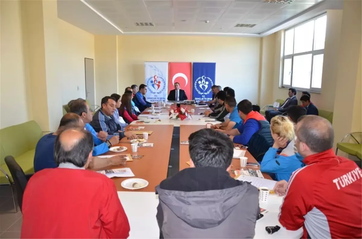 Anadolu Yıldızlar Ligi Badminton Türkiye Finali Teknik Toplantısı Gerçekleştirildi