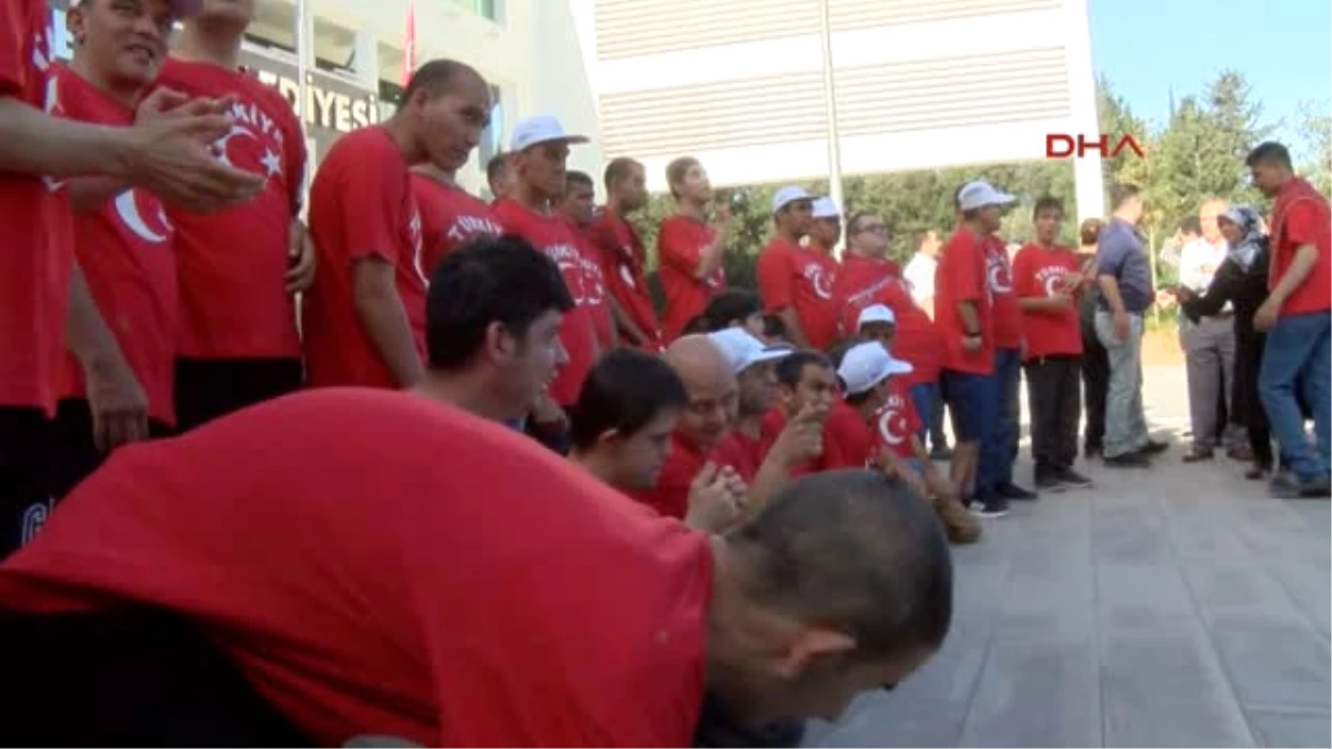 Antalya Engelli Gençler Askere Uğurlandı