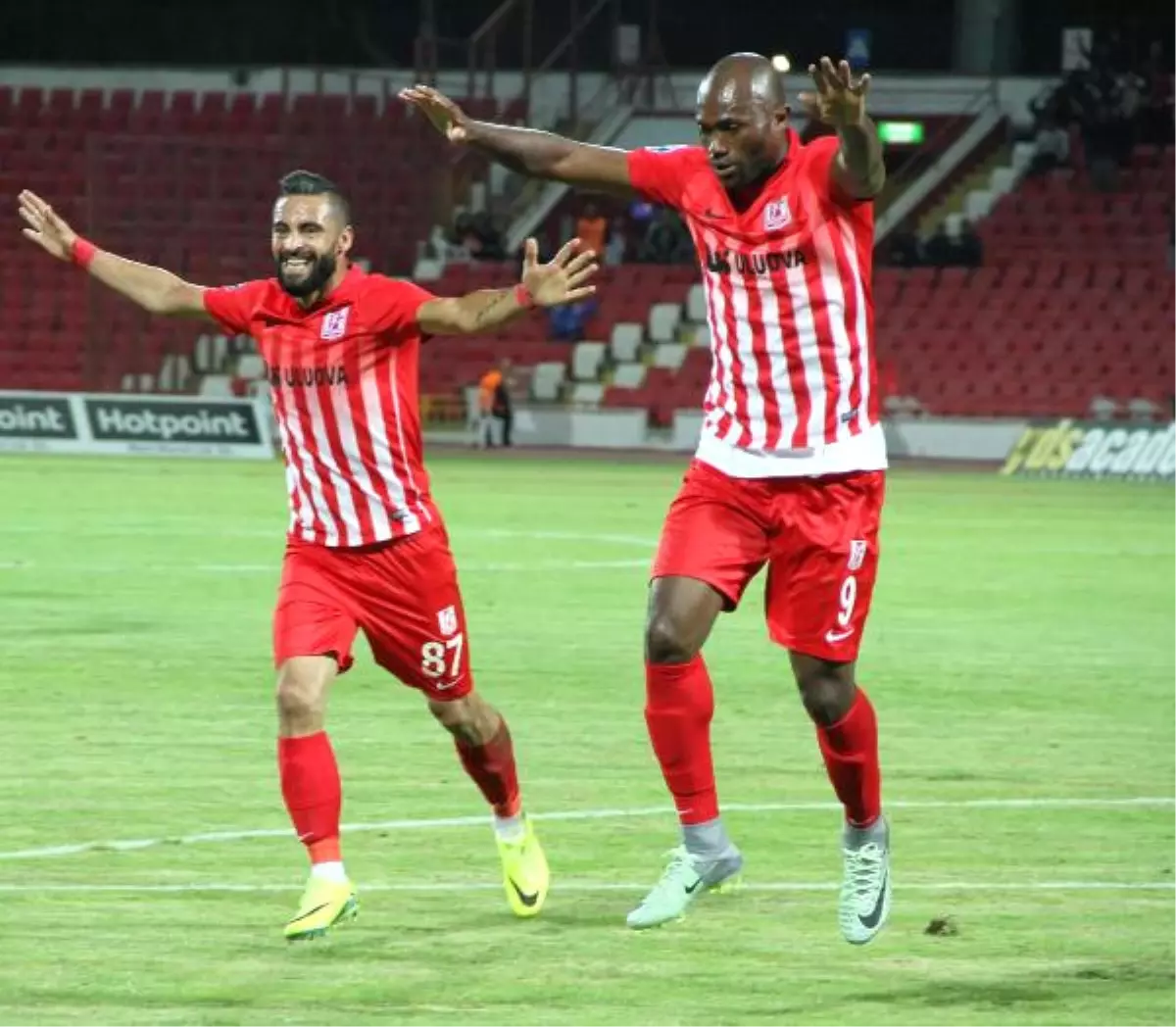 Balıkesirspor\'da Bekamenga ile Yollar Ayrıldı