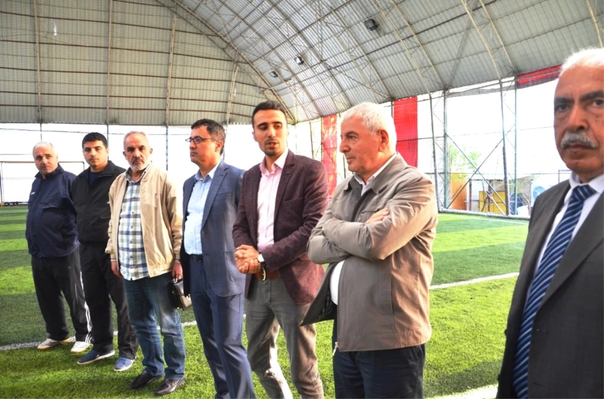 Birlik ve Beraberlik Halı Saha Futbol Turnuvasının Açılışını Mumcu Yaptı