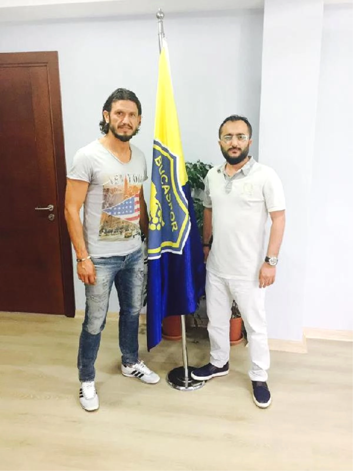 Bucaspor\'da İmza Şov