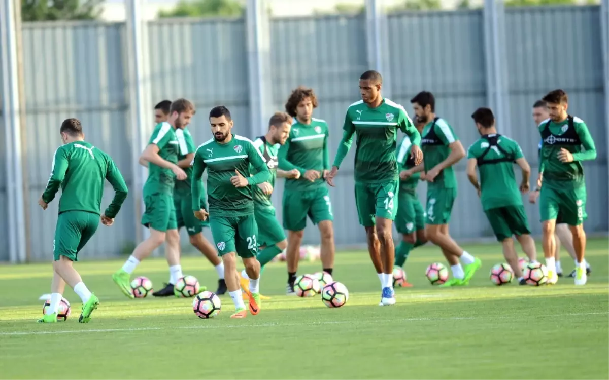 Bursaspor\'da Batalla ve Faty Takımla Çalıştı