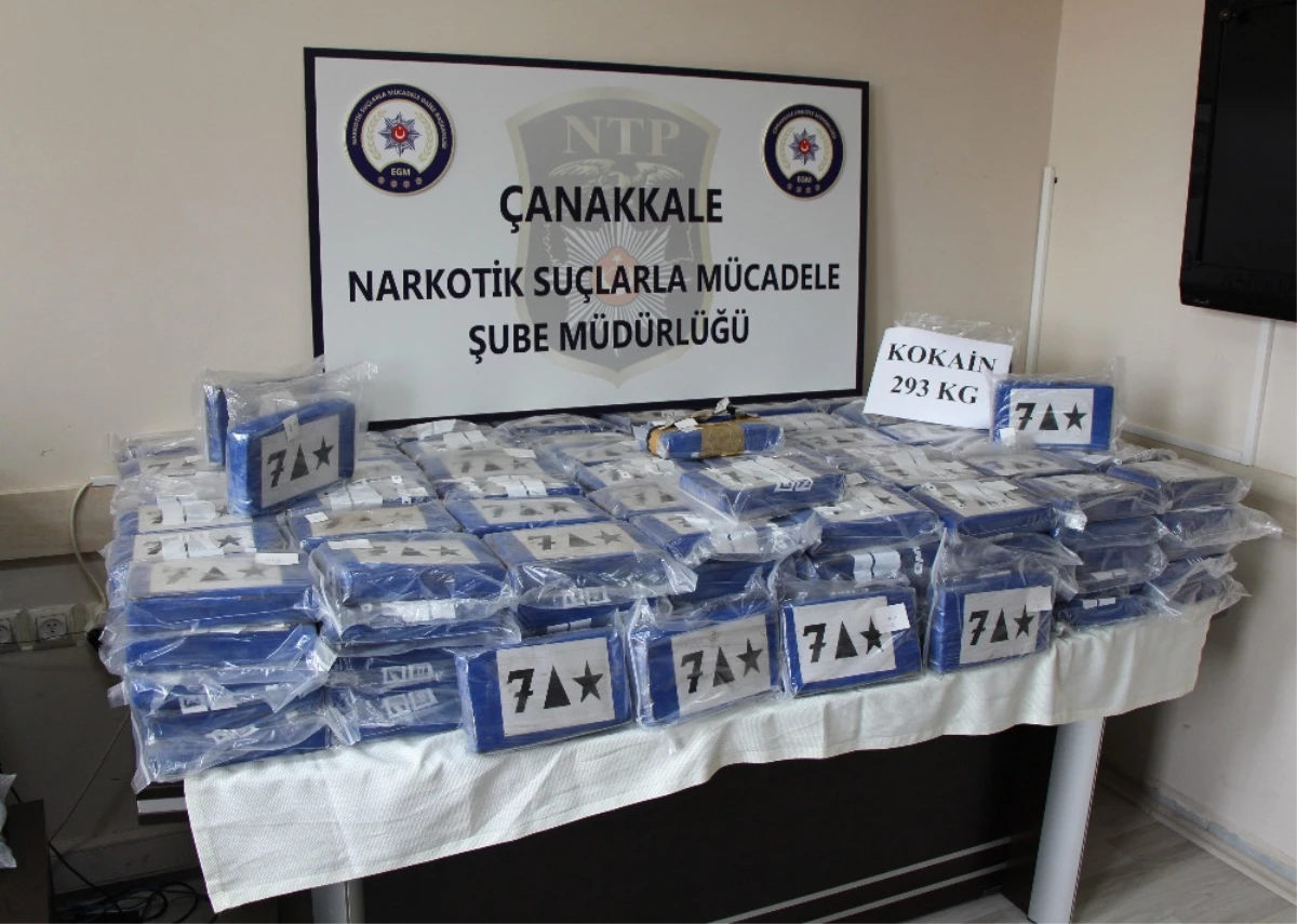 Çanakkale Boğazı\'nda Muz Yüklü Bir Gemiden 239 Kilo Kokain Çıktı