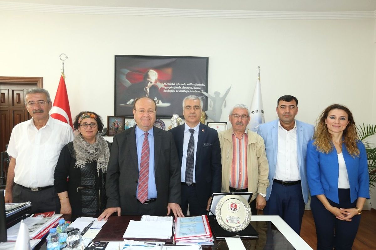 CHP İl Başkanı İnci\'den Başkan Özakcan\'a Teşekkür Plaketi