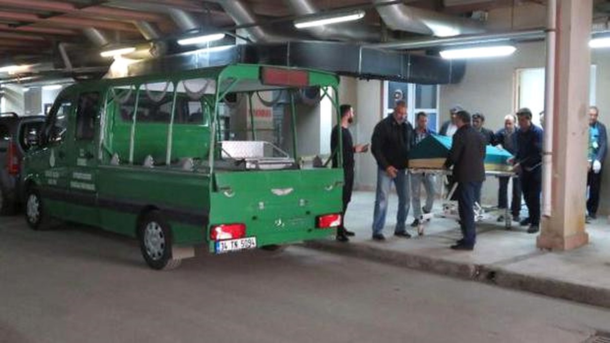 Dha İstanbul - İbrahim Erkal\'ın Cenazesi Hastaneden  Alındı