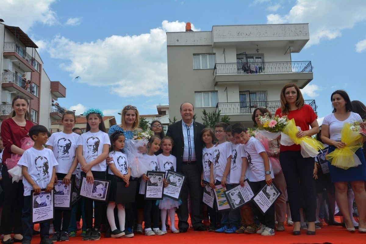 Efeler\'de Minikler Çocuk ve Bahar Şenliğinde Buluştu