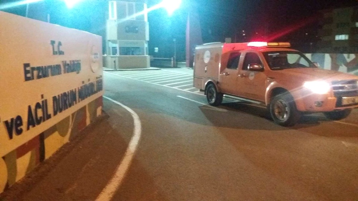 Erzurum\'da Meydana Gelen Deprem Sonucu Gölveren Mahallesindeki Bazı Evlerde Hasar Oluştu