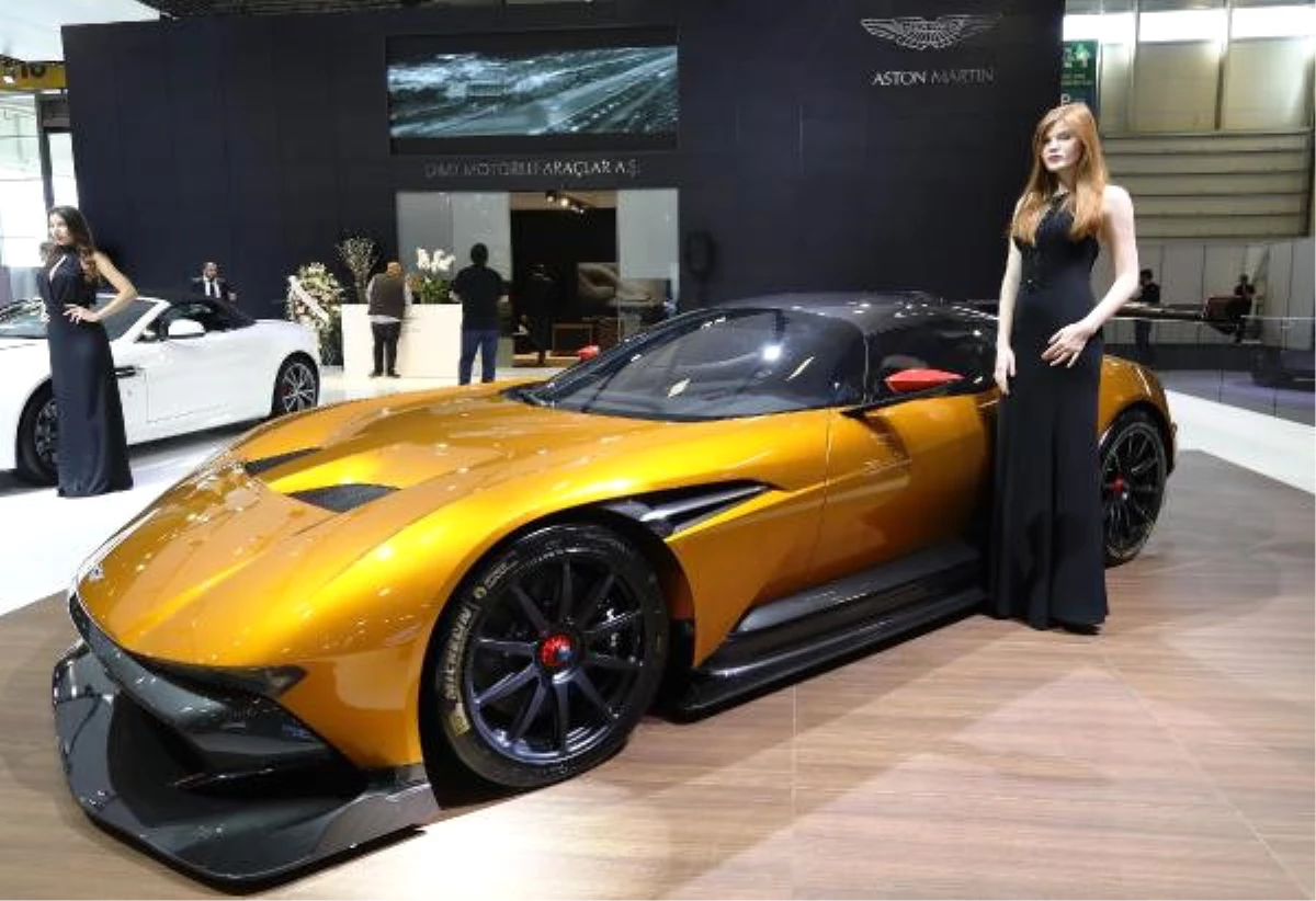 İngiliz Efsanesi Aston Martin\'in Vulcan Modeli İzmir\'de