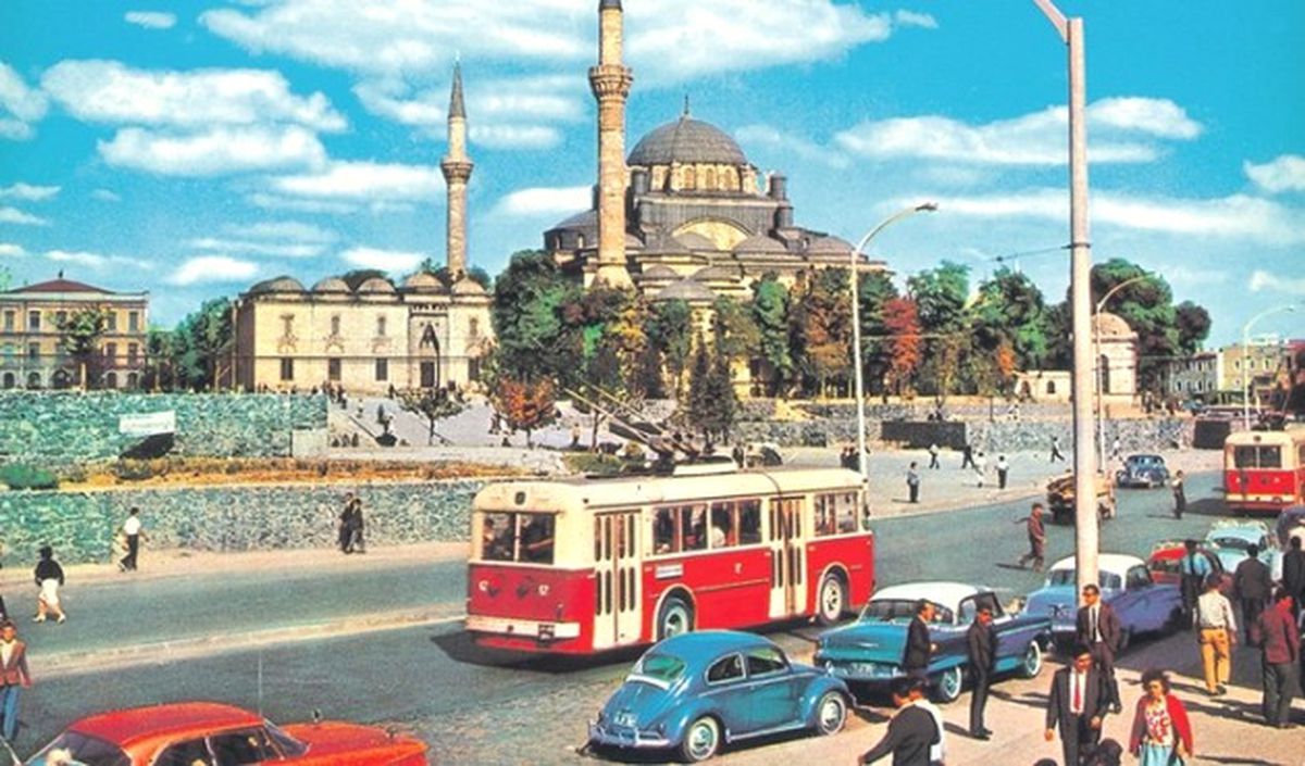 Kartpostal ile Başladı, Kırtasiye Devi Oldu