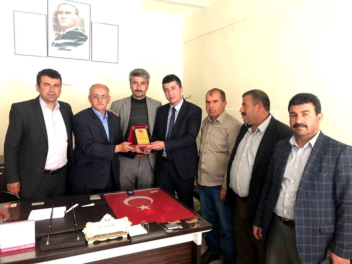 Köy Muhtarlarından Çedaş\'a Teşekkür Plaketi