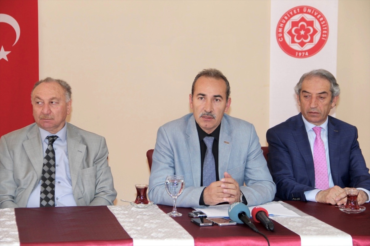 Rektör Yıldız Gazetecilerle Bir Araya Geldi