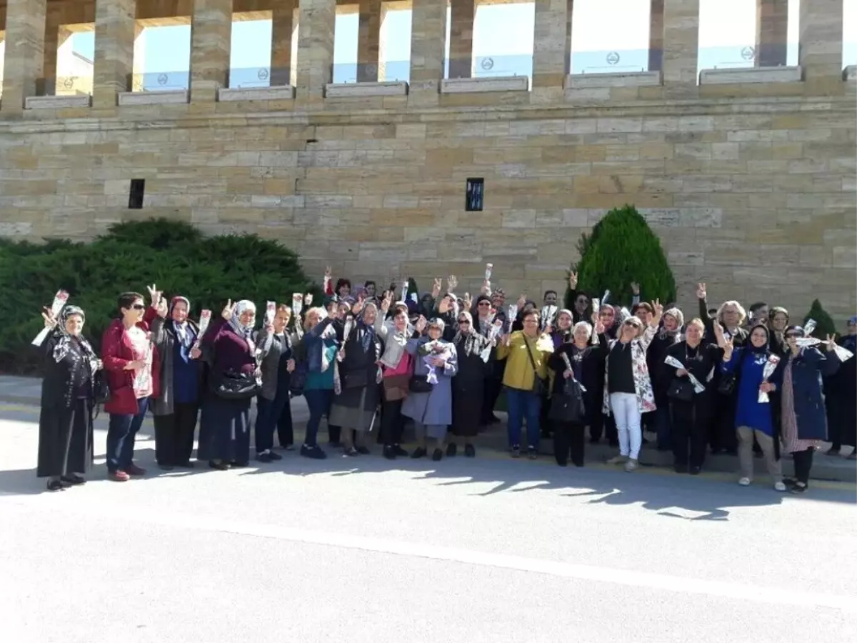 Sinop Belediyesinden Annelere Anıtkabir Gezisi