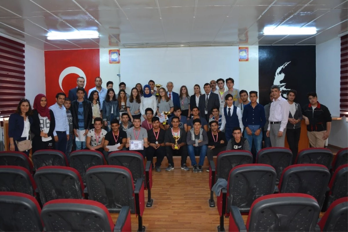 Söke\'de Satranç Turnuvasının Birincisi Cumhuriyet Anadolu Lisesi Oldu