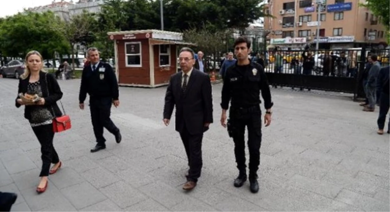 Süleyman Yeşilyurt Atatürk\'e Hakaretten Tutuklandı