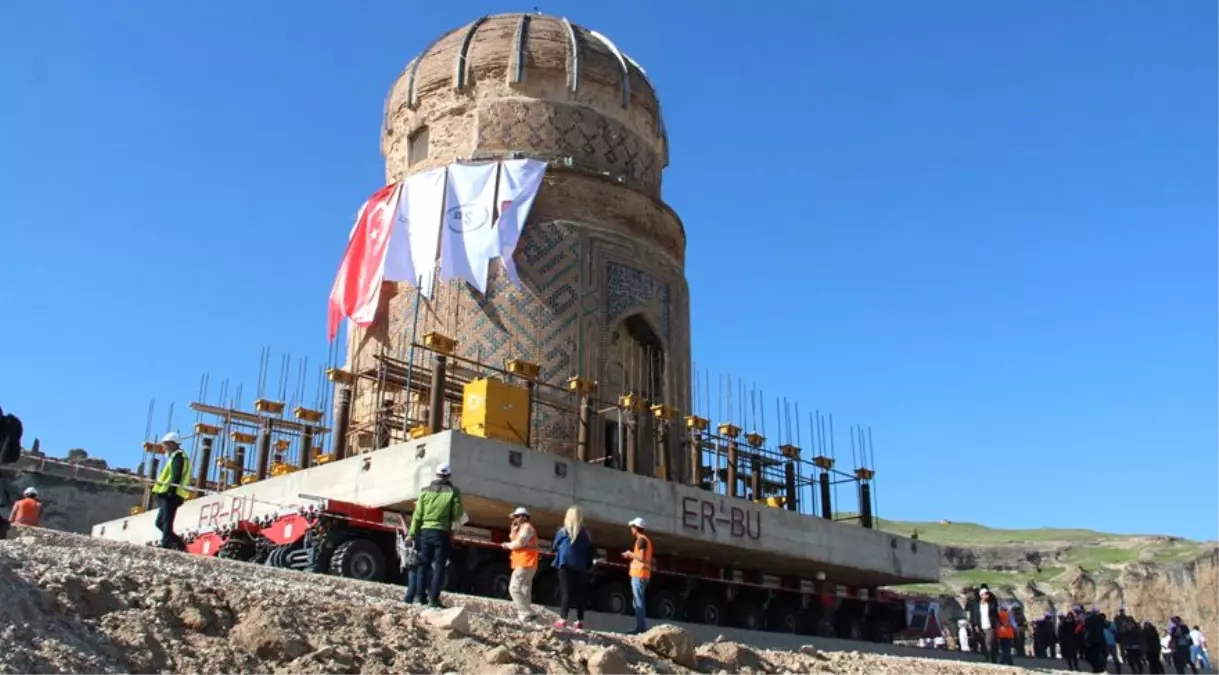 Tarihi Zeynel Bey Türbesi\'nin Taşınmasına Başlandı (3)