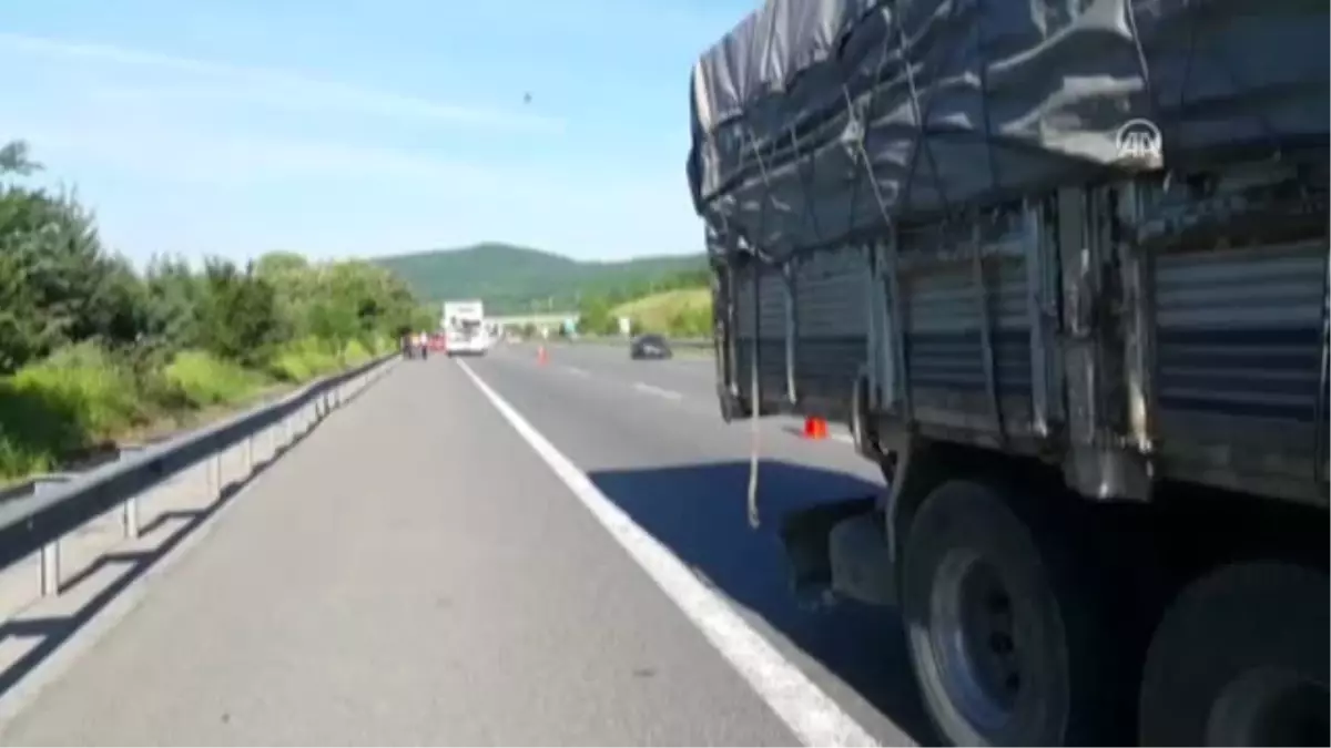 Tem Otoyolu\'nda Trafik Kazası: 1 Yaralı