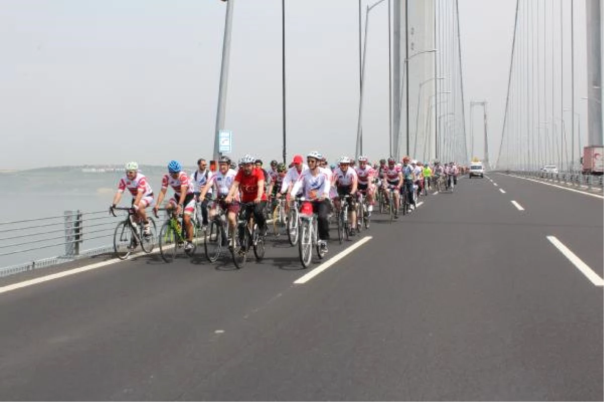 300 Bisikletli Osmangazi Köprüsü\'nden Geçti
