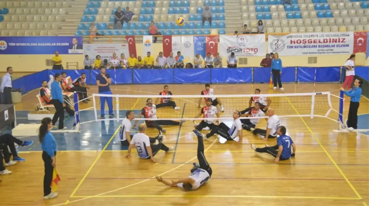 Adana\'da Oturarak Voleybol Heyecanı