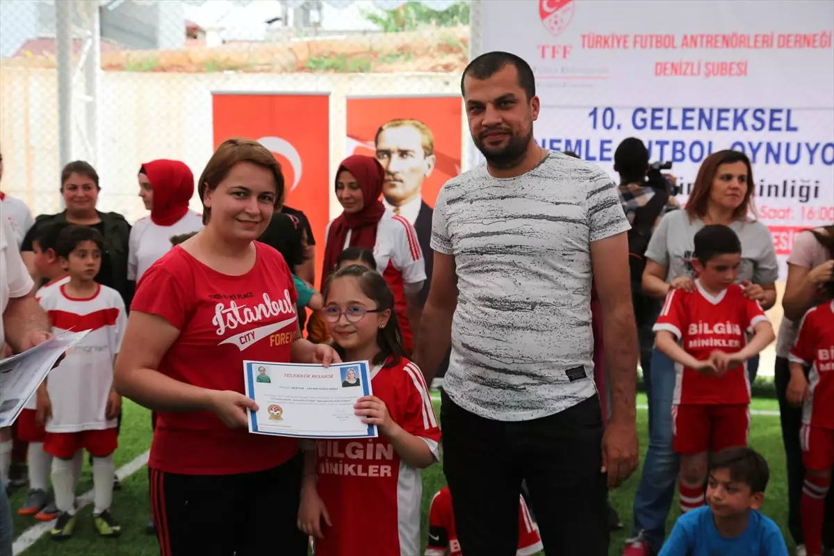 Anneler "Futbolda Şiddete Karşı" Oynadılar