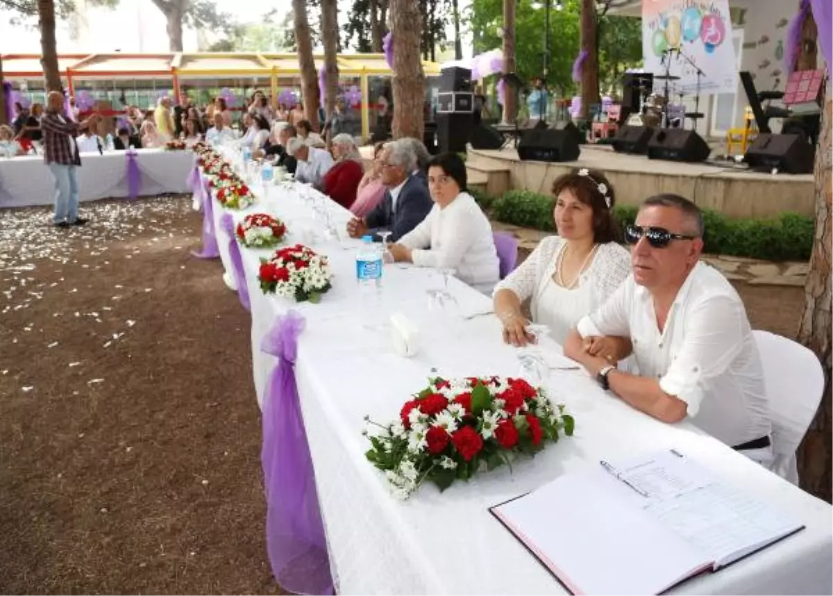 Çiftler Nikah Tazeledi, Özel Çocukları Şahitleri Oldu