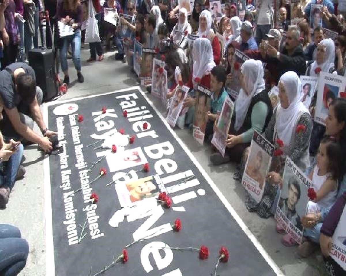 Cumartesi Anneleri" Anneler Günü Öncesi Yine Eylemdeydi