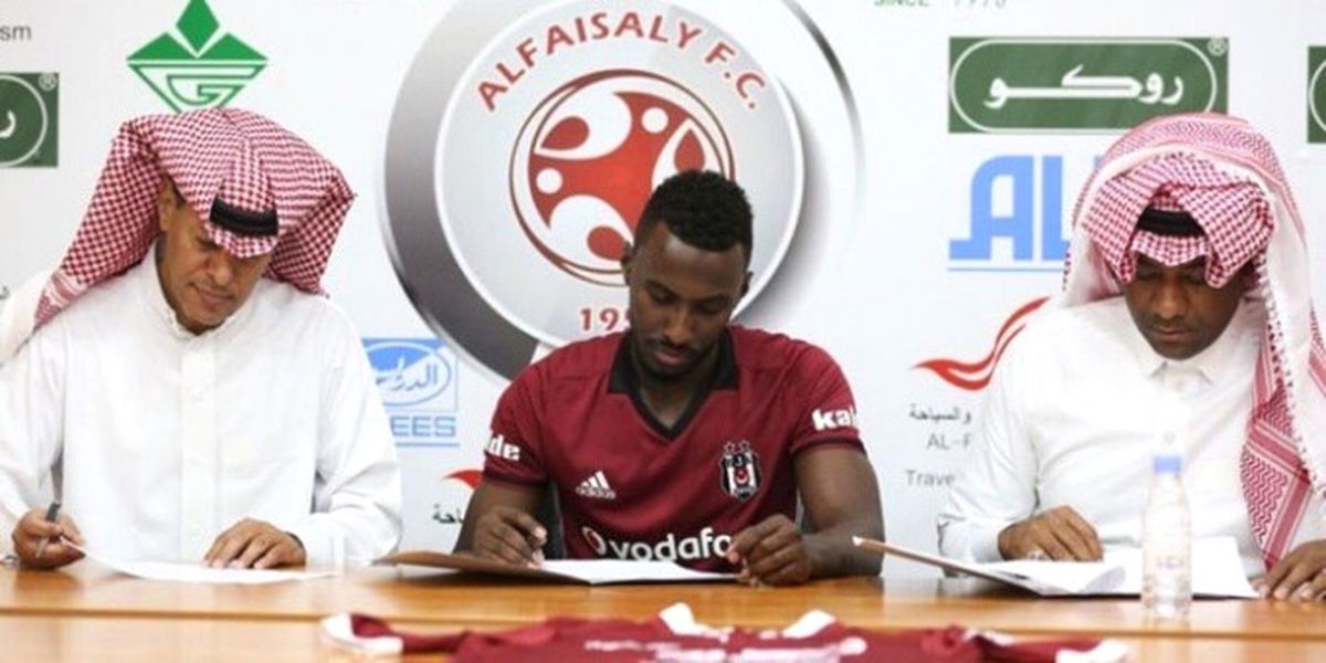 Dünya Bu İmza Törenini Konuşuyor!