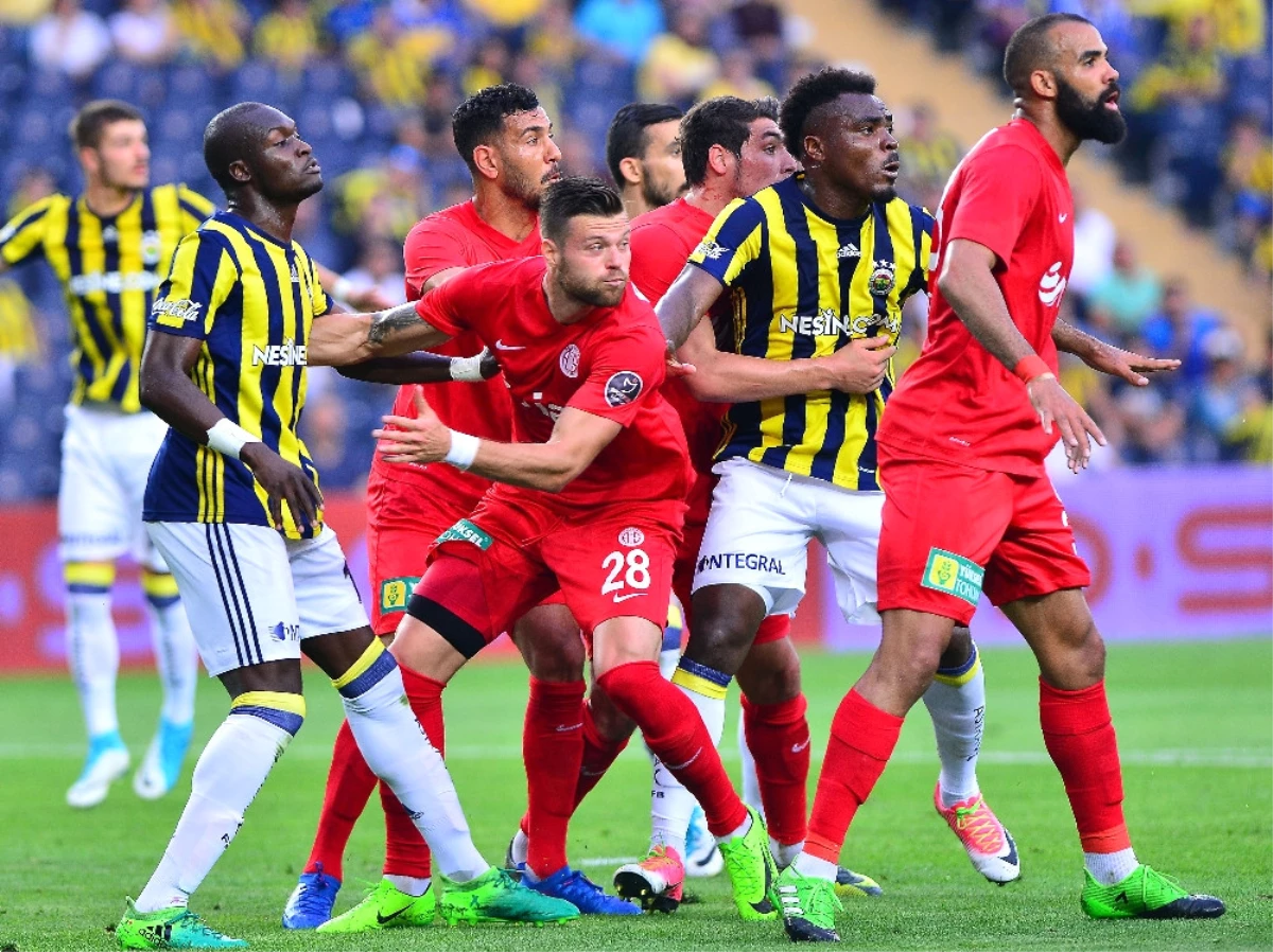 Fenerbahçe\'ye Antalyaspor Darbesi