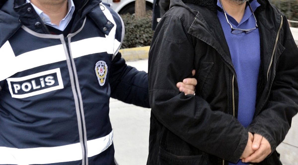 İzmir\'de Göçmen Kaçakçılığı Operasyonu