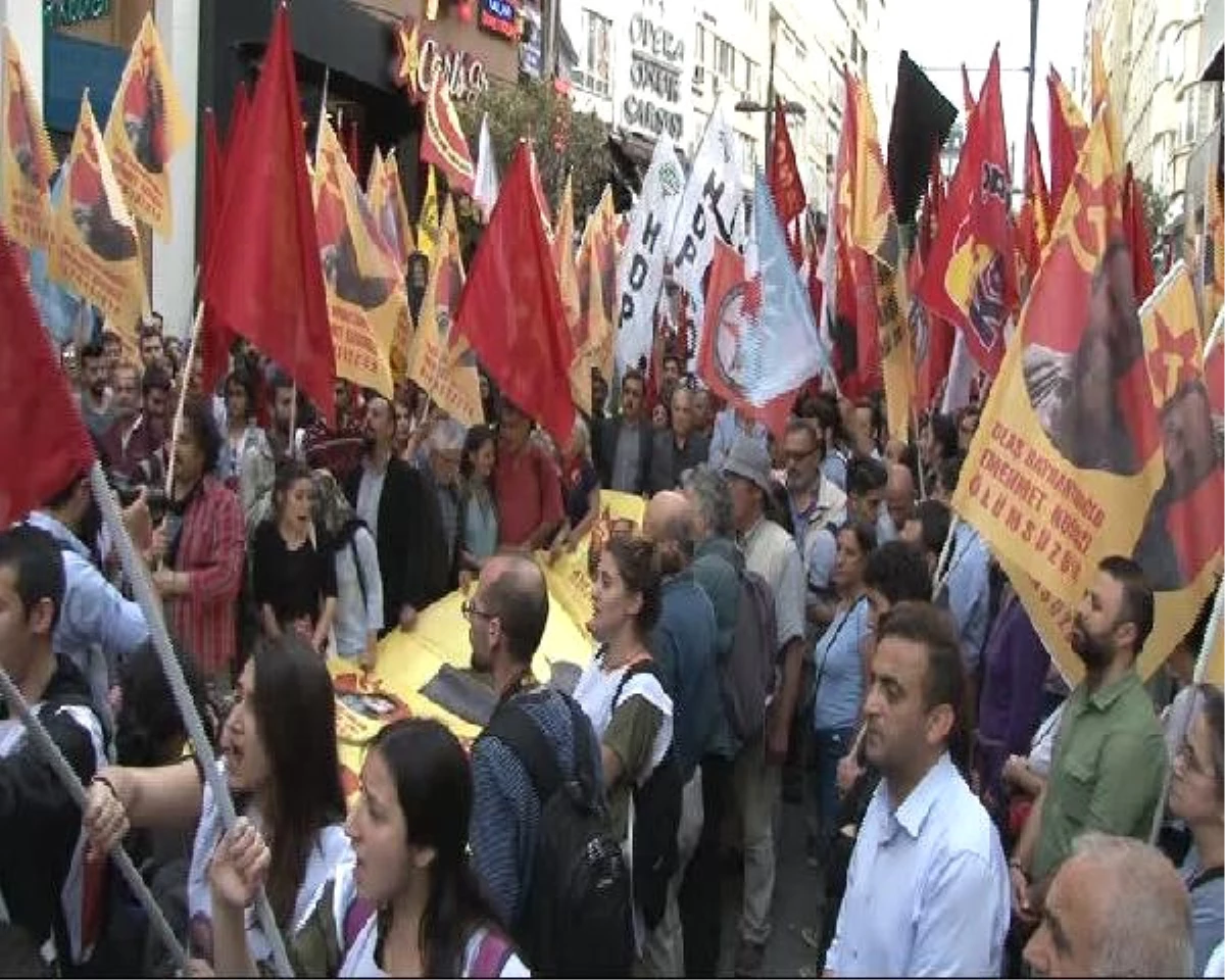 Kadıköy\'de Ulaş Bayraktaroğlu İçin Anma Düzenlendi