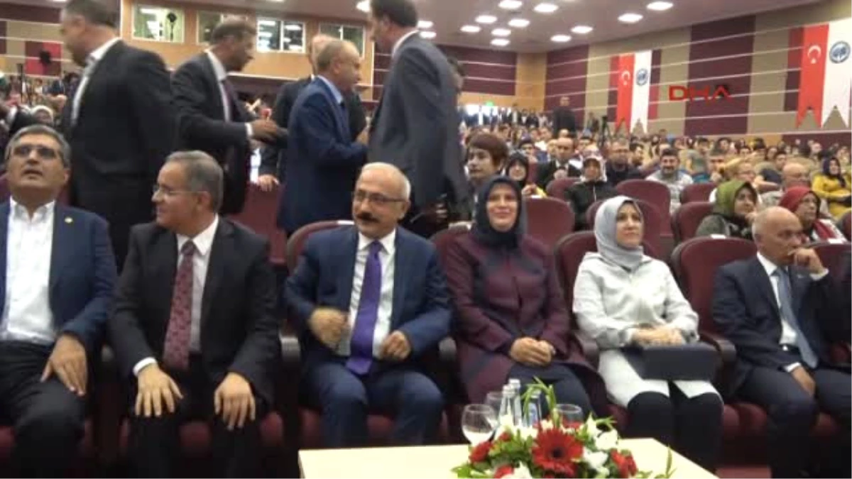 Karaman Türk Dil Bayramı\'nda, Karamanoğlu Mehmet Bey Anıldı