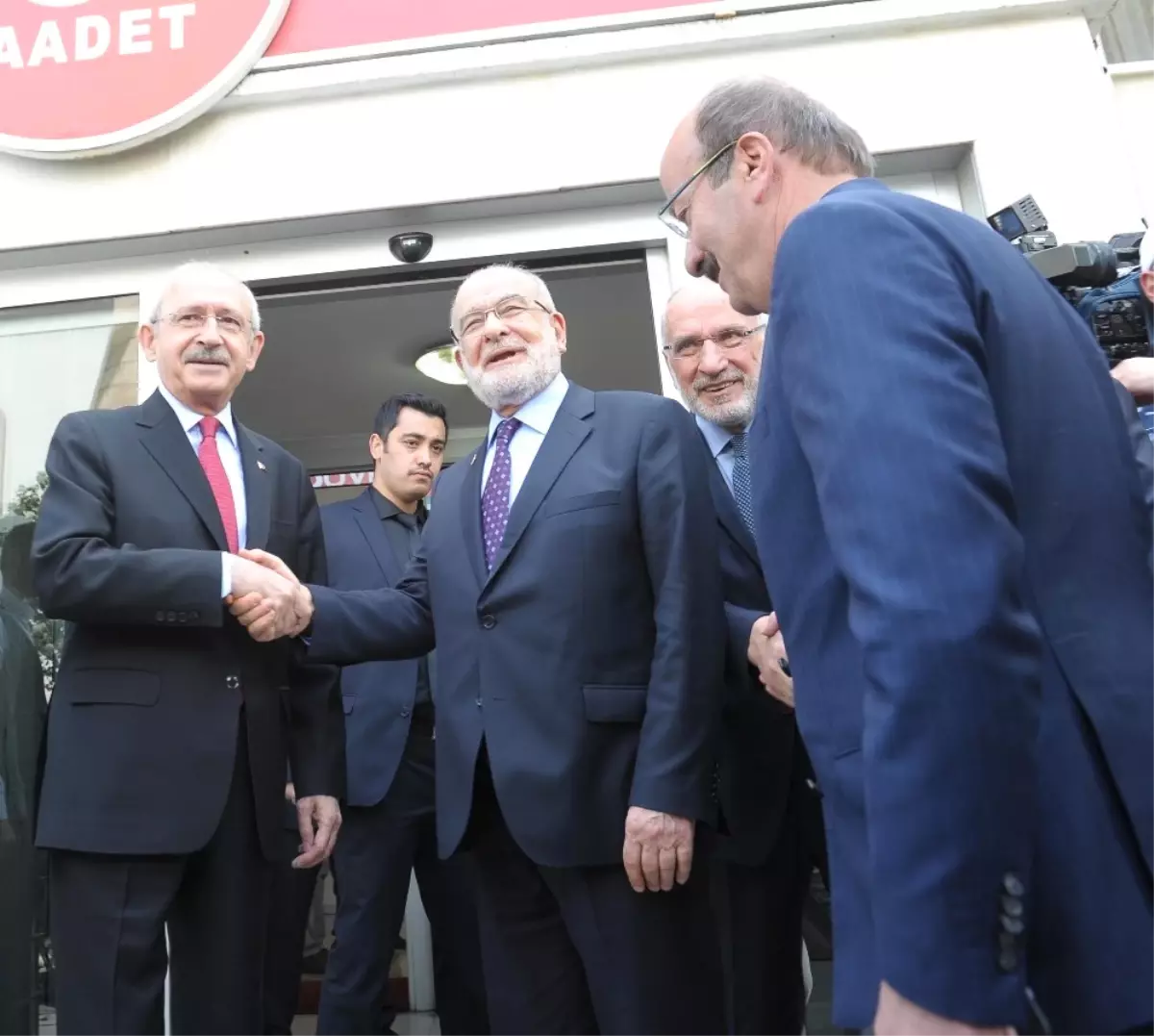 Kılıçdaroğlu\'ndan Saadet Partisi\'ne Ziyaret