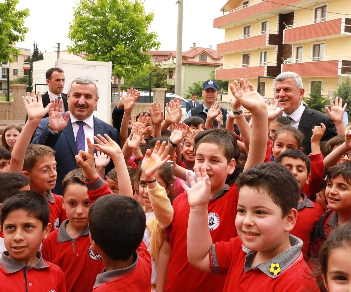 Körfez\'de Eğitime Destek Devam Ediyor