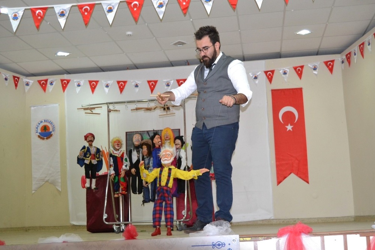 Kukla Kumpanyası Etkinliğinde Çocuklar Doyasıya Eğlendi