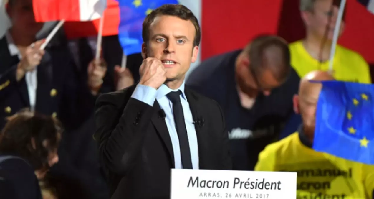 Macron Cephesinde Çatlak