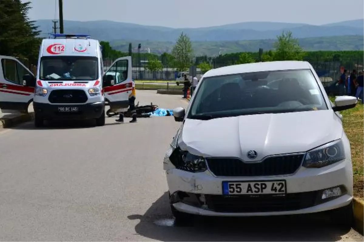 Otomobil Çarpan Motosikletteki Baba Öldü, Kızı Yaralı