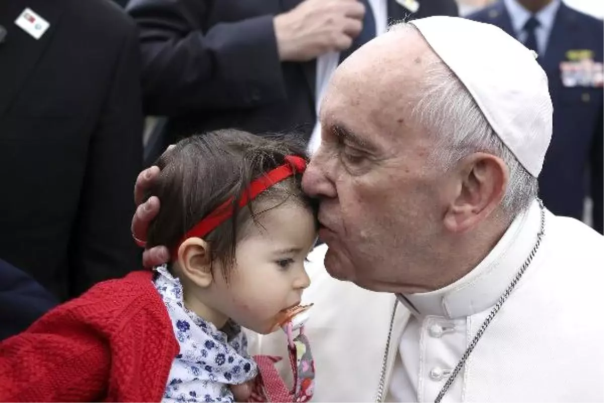 Papa\'nın Yönettiği Fatıma Törenine 500 Bin Kişi Katıldı